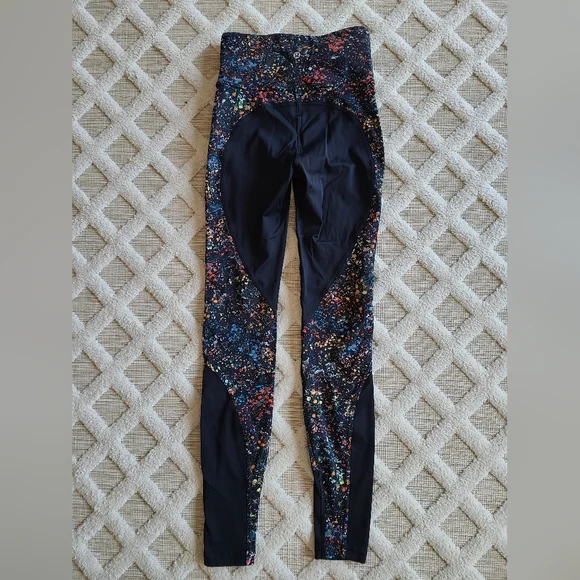 lululemon athletica Red and Black Artistic Leggings - Picture 9 of 9